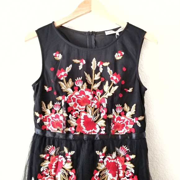 NWT Victorian Trading Co Embroidered Maxi Dress M - Picture 2 of 8